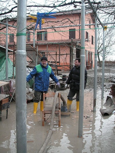 Foto 2 di 16