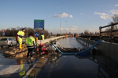 Foto 11 di 37