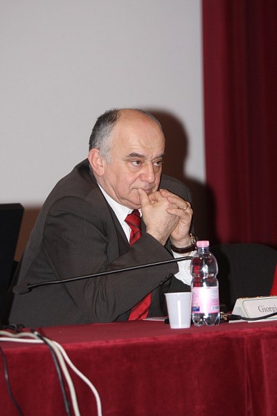 Foto 4 di 16