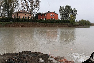 Foto 10 di 35