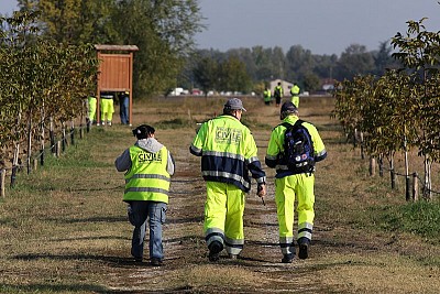 Foto 33 di 79