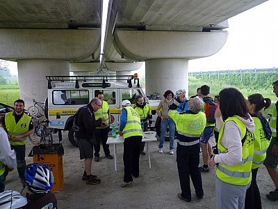 Foto 30 di 47