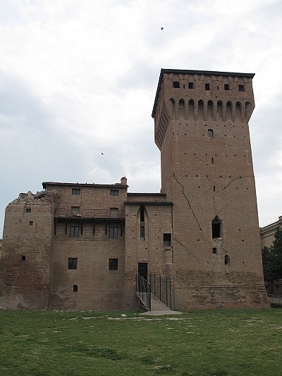 Foto 36 di 62