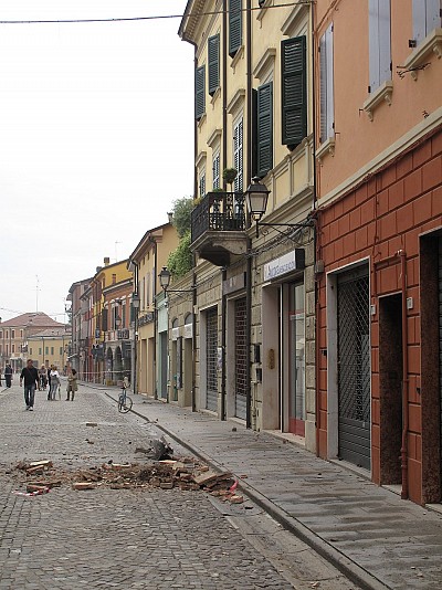 Foto 8 di 62