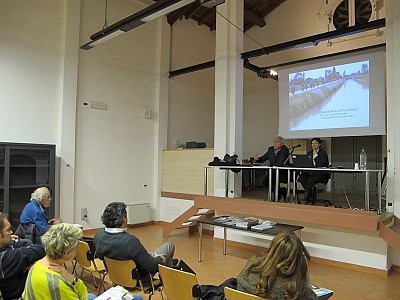 Foto 7 di 13
