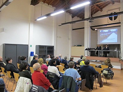 Foto 8 di 13