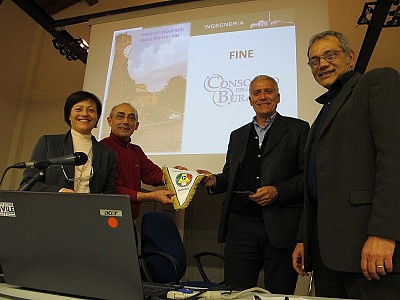 Foto 12 di 13