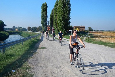 Foto 4 di 27