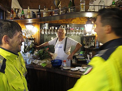 Foto 34 di 46