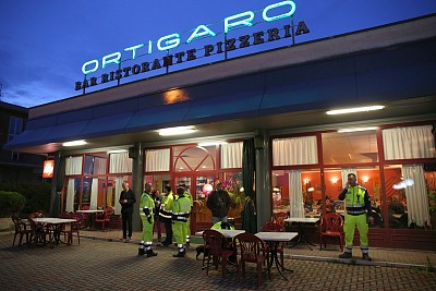 Foto 2 di 42