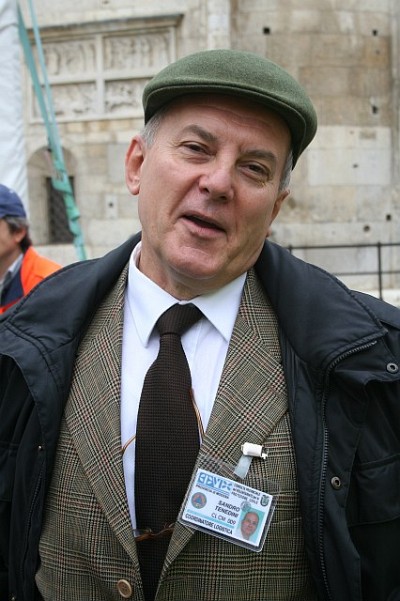 Foto 26 di 33
