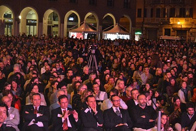 Foto 3 di 17