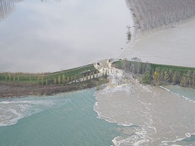 Foto 10 di 16