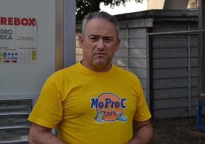 Foto 2 di 39