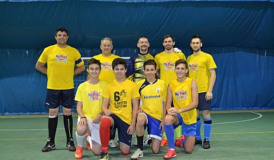 Foto 9 di 64