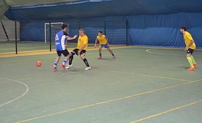 Foto 11 di 64