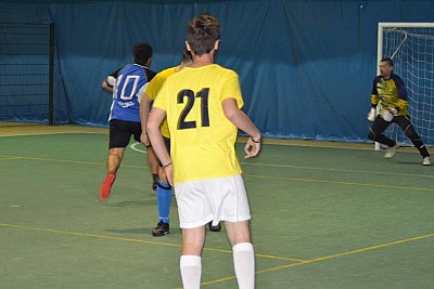Foto 22 di 64