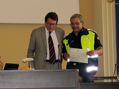 Foto 11 di 17