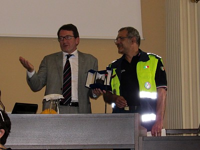 Foto 13 di 17