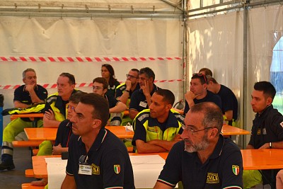 Foto 28 di 36