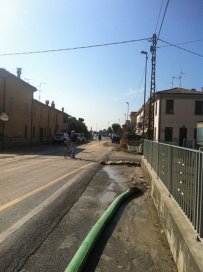 Foto 6 di 30