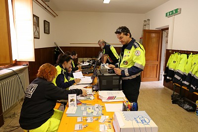 Foto 2 di 75