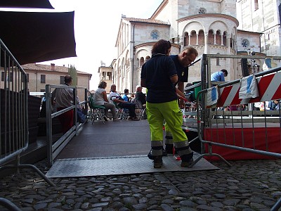 Foto 16 di 30