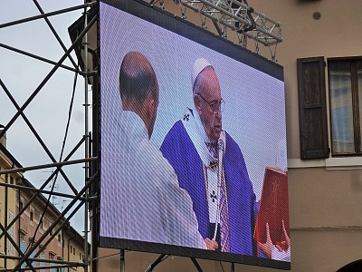 Foto 13 di 32