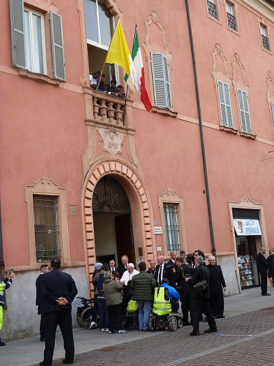Foto 22 di 32
