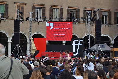 Foto 12 di 52