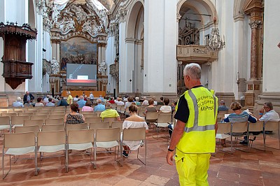 Foto 8 di 23