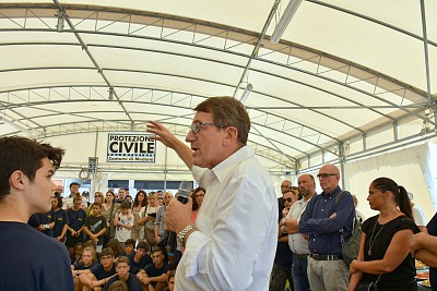 Foto 65 di 101