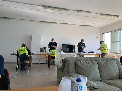 Foto 3 di 18