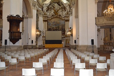 Foto 1 di 29