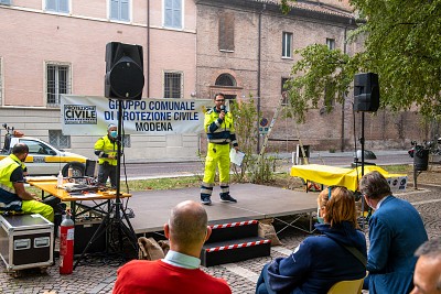 Foto 7 di 145