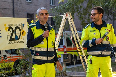 Foto 44 di 145