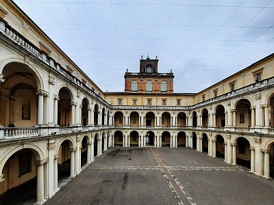 Foto 5 di 38