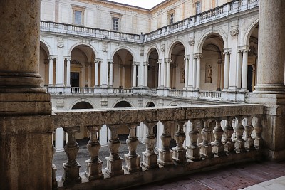 Foto 12 di 38