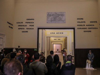 Foto 16 di 38