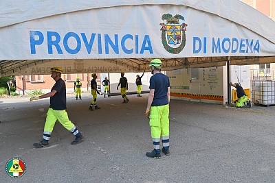 Foto 2 di 38