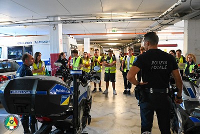 Foto 8 di 87