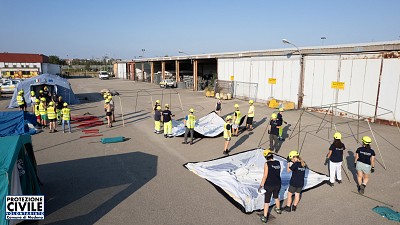 Foto 33 di 45