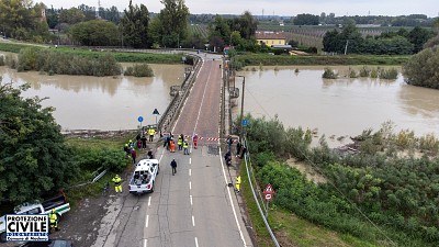 Foto 38 di 59